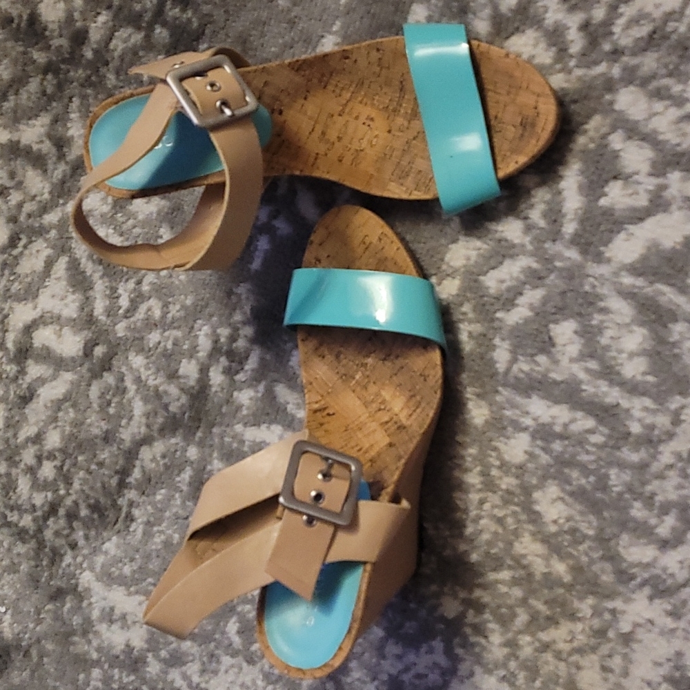 BCBGeneration wedges size 7.5